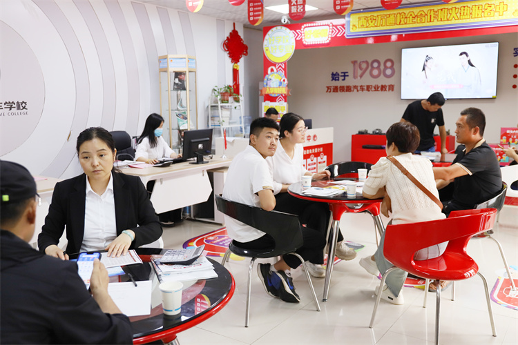 【中考考前擇校指南】彎道搶跑，提前擇校 