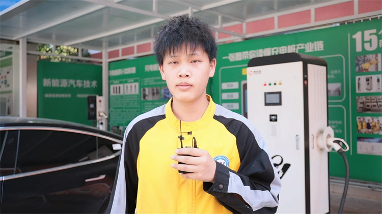 中考之外，技術之路——劉文豪的16歲選擇
