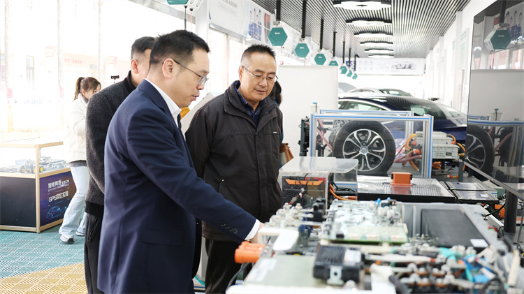 什么是新能源三電系統(tǒng)，新能源汽車維修及充電樁運維主要學(xué)些什么？