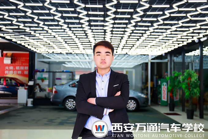 車爵士分店店長(zhǎng)——西安萬通學(xué)子陳強(qiáng)強(qiáng)