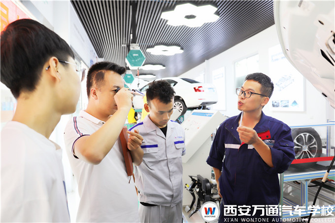 在西安萬通學二手車評估，快速考證掌握真技術！