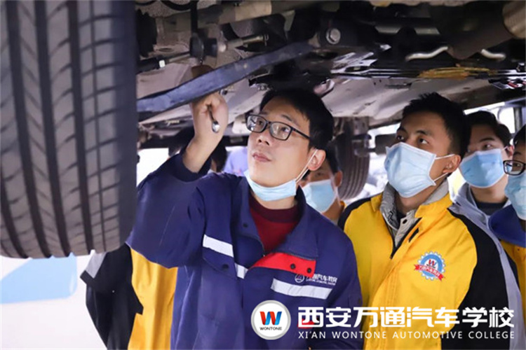 西安萬通汽車學(xué)校2022年熱門專業(yè)推薦---汽車檢測與維修工程師