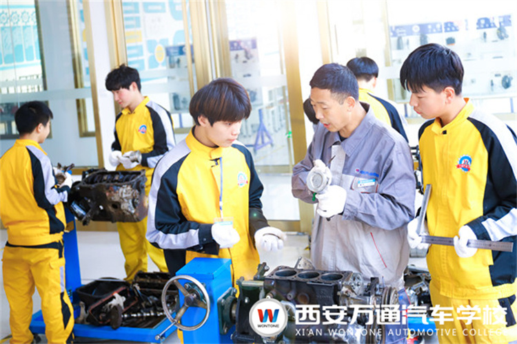 2021打工返鄉(xiāng)學(xué)技術(shù)，西安萬通邀請您來校考察選專業(yè)！
