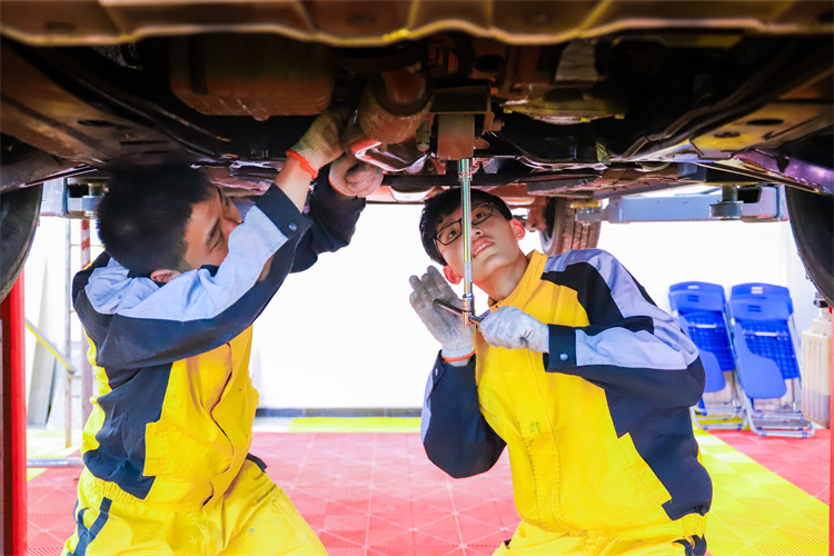 青春領(lǐng)航  匠心筑夢   ——西安萬通汽車學(xué)校35周年校慶即將震撼啟幕