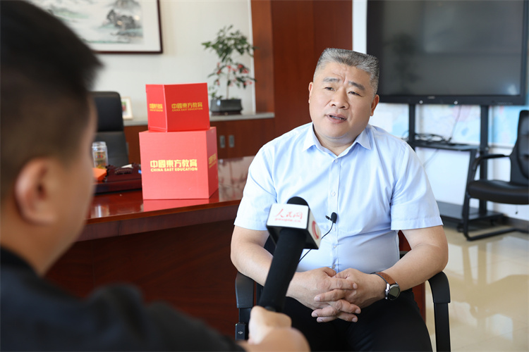 成就學子，賦能產業丨人民網再進萬通汽車教育，探訪新能源專業奧秘